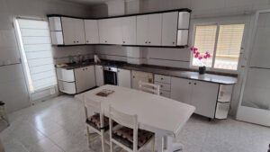 Продажа квартиры в провинции Costa Blanca South, Испания: 4 спальни, № RV7834VC – фото 2