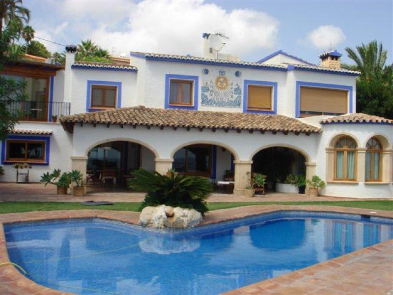 Продажа виллы в провинции Costa Blanca North, Испания: 5 спален, 0 м2, № GTZ-84579 – фото 1